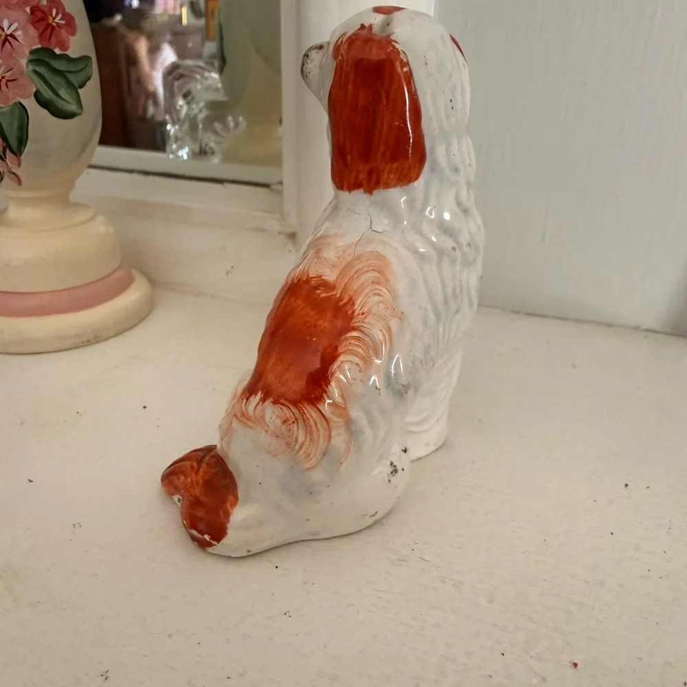 Decorative Ceramic Spaniel Figurine in White and Rust